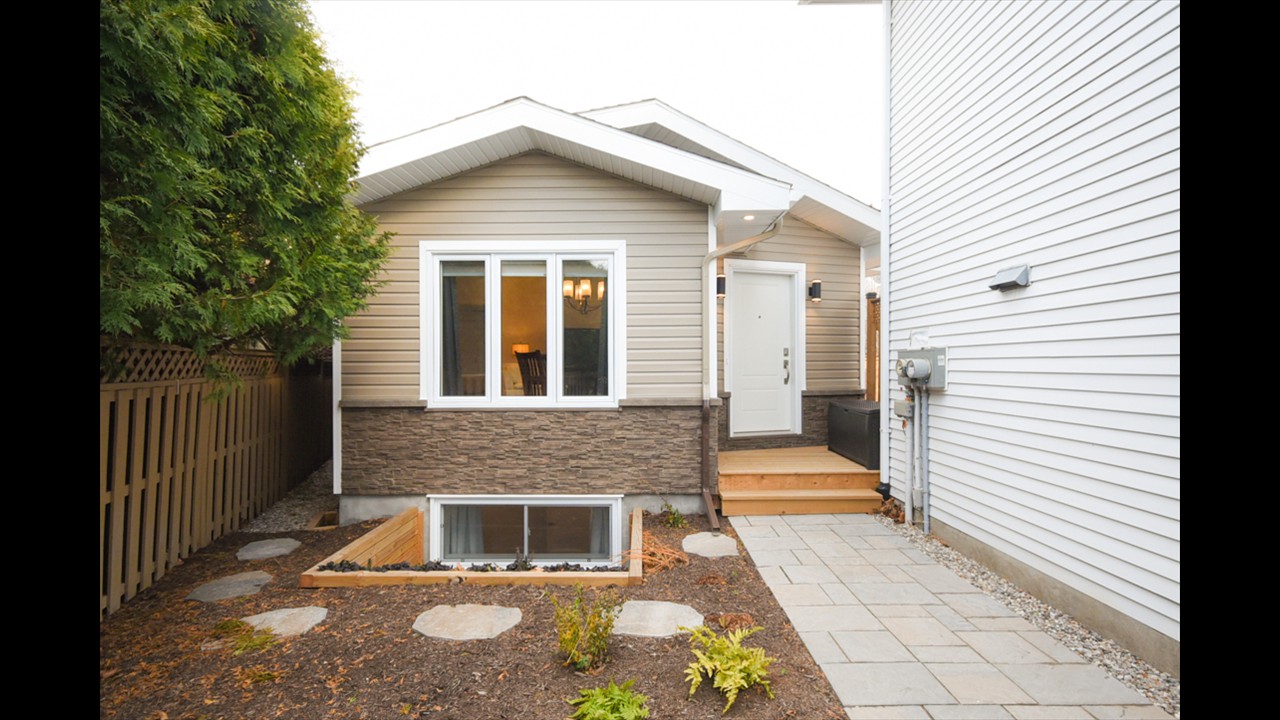 Coach House 03 of 39