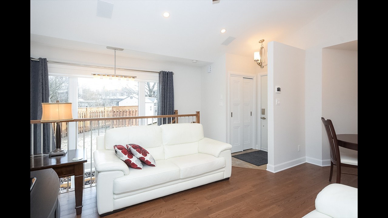 Coach House 04 of 39