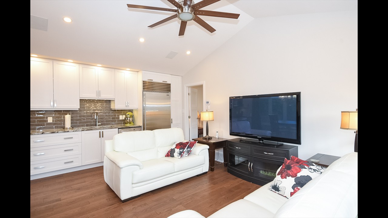 Coach House 05 of 39