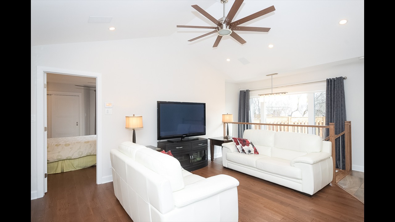 Coach House 06 of 39