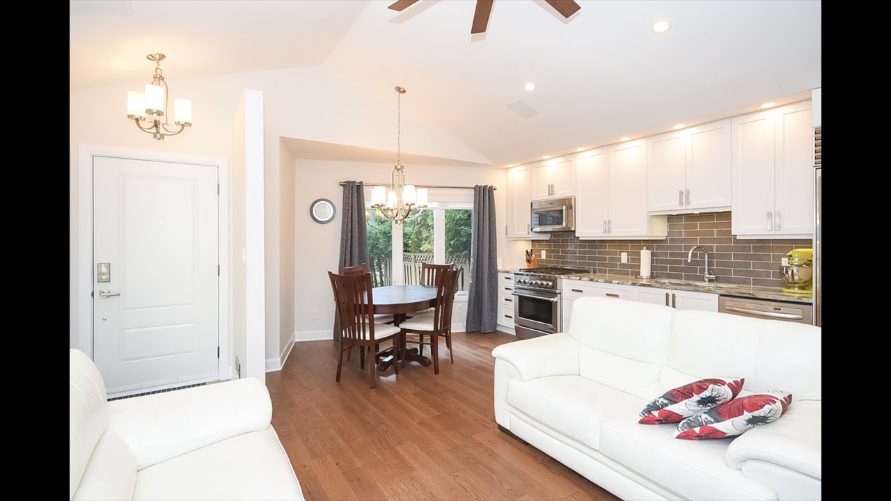 Coach House 08 of 39