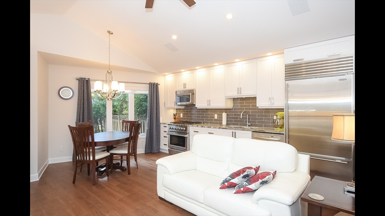 Coach House 09 of 39